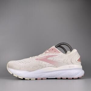 Brooks Ghost 16 Women’s 9 Coconut Pink Athletic Running Shoes Sneaker Casual EUC
